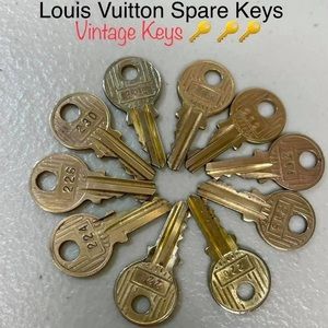 💯Auth LV Spare Key # 220 (Vintage Key)